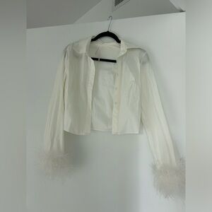 White feathers shirt